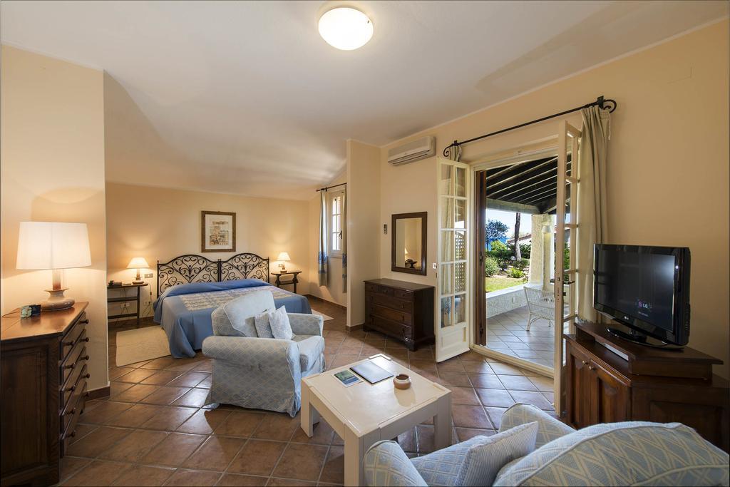 Hotel Is Morus Relais Santa Margherita di Pula Exterior foto